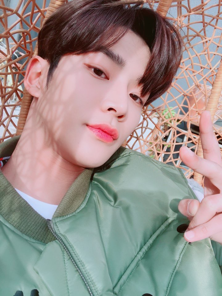 💙sf9 로운이 셀카 모음💙 | 인스티즈