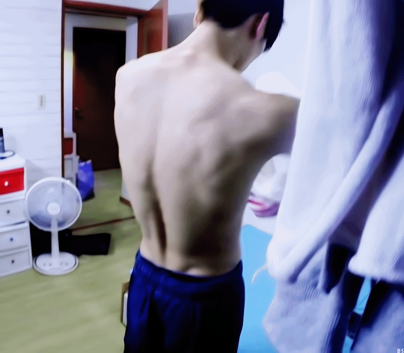 우리 아이는 등에도 보조개가 있어요 | 인스티즈