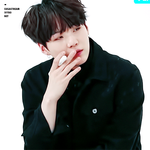 방탄 슈가 진짜 흑발 잘어울리는 것 같아 | 인스티즈