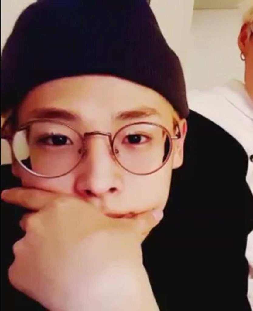 오랜만에..꺼내보는...최병찬의 찐 안경....... | 인스티즈