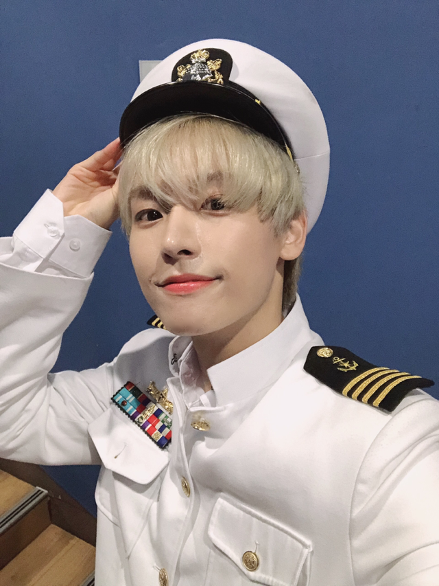 얘두다내남자친구소개할게진짜잘생겼지하하하이름은김인성이고03년생이야제목은상혀기따라해봤어 | 인스티즈