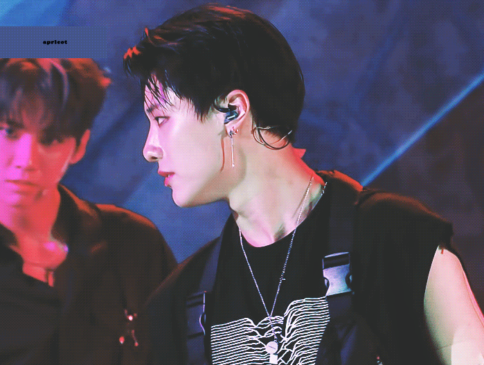 조승연 무대 위랑 무대 아래 갭차이.gif | 인스티즈