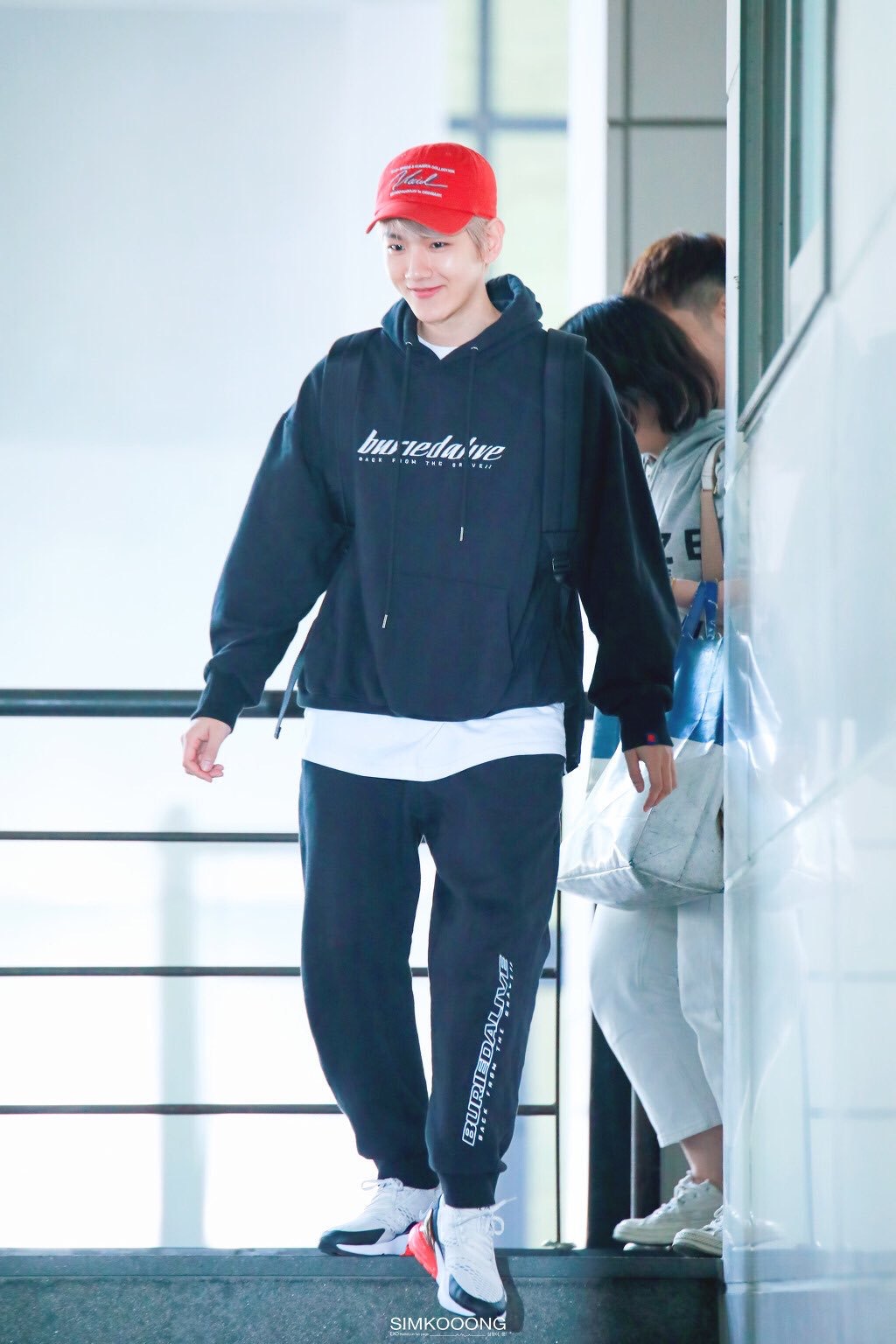 변백현 사복 처돌이 등장 | 인스티즈