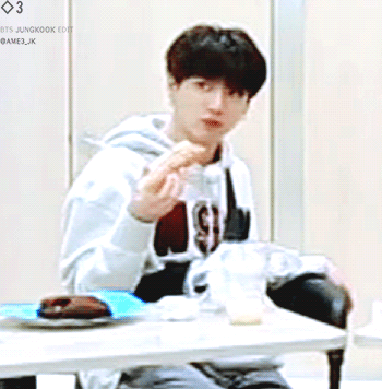 방탄 정국 이거 혹시 빵 냠냠 먹어보고 맛있어서 깜짝 놀란거임??? | 인스티즈