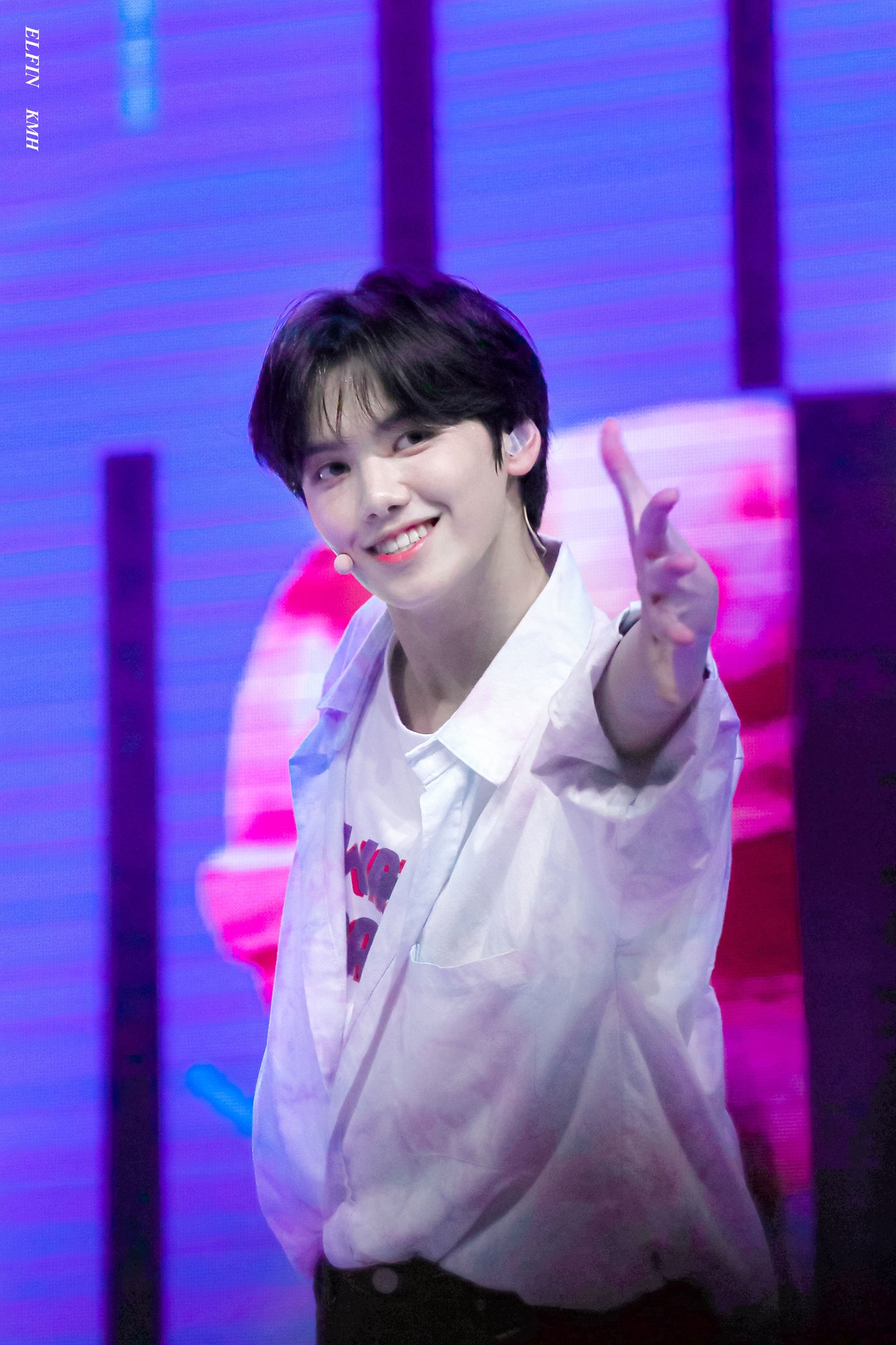 이 남돌 뭔가 한국에서 인기많은 중드 남주상인 것 같아.. | 인스티즈