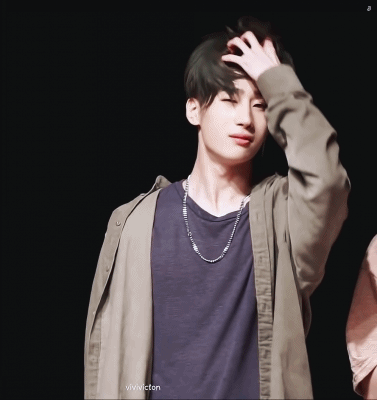 나 진짜 한승우 카키+긴머리 엄버중임 | 인스티즈