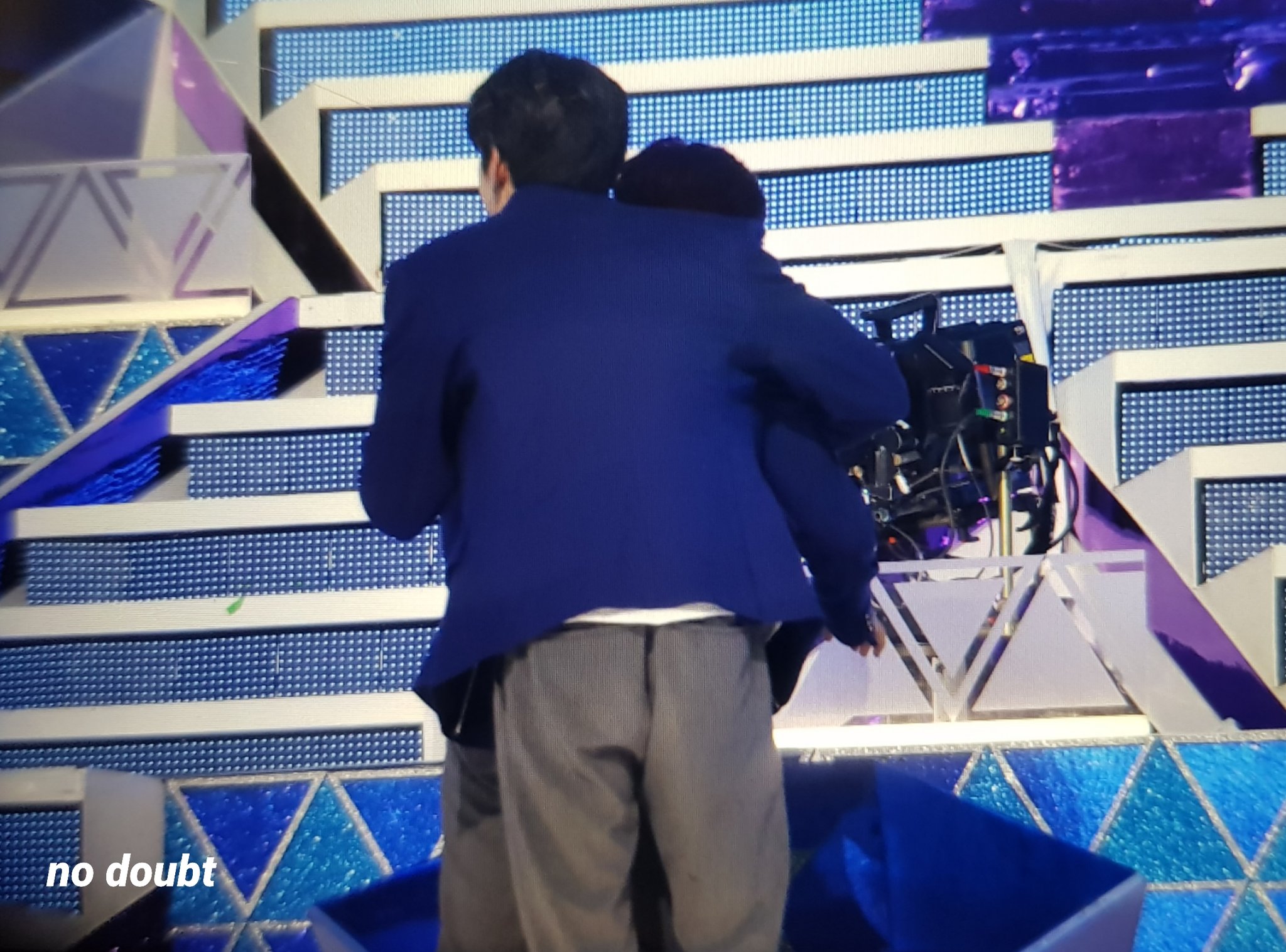 프엑 막방날 은상이 달래주는 승우 | 인스티즈