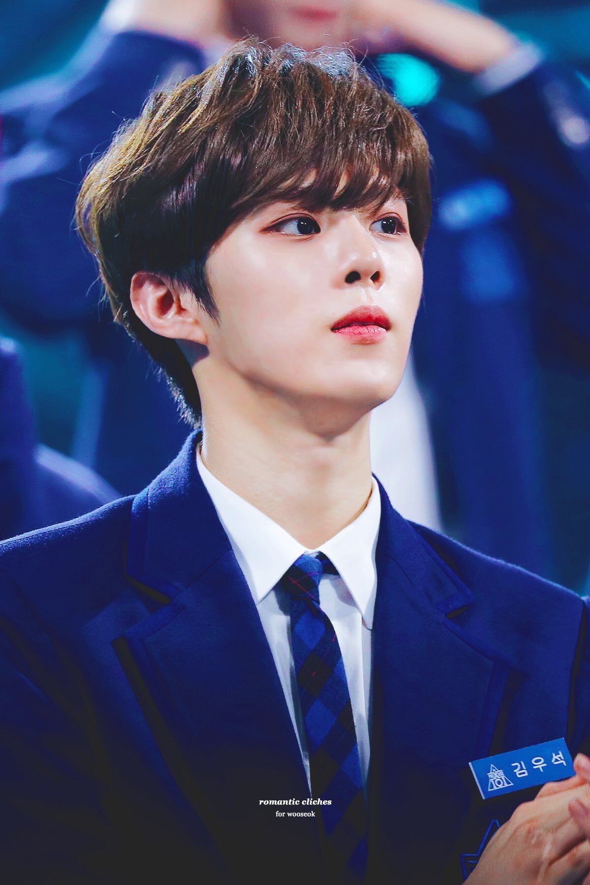 [잡담] 김우석 프듀 때 사진보고 보정 너무 심하다고 그런거 생각나 | 인스티즈