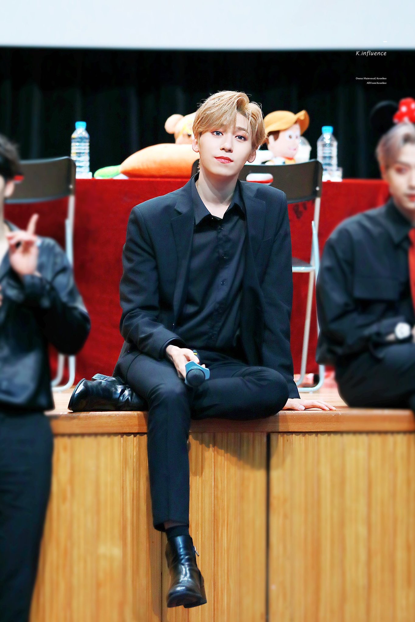 원어스들아 이 새벽에 재밌는거 보여줄테니까 다들 가지마 | 인스티즈