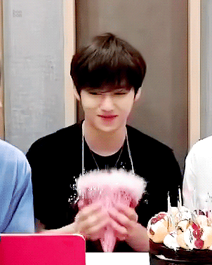 하 진짜 황윤성 너무 귀엽다 | 인스티즈