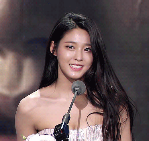 [잡담] 설현 몸매가 좋아서 그렇지 너무나도 파워청순 얼굴인데 | 인스티즈