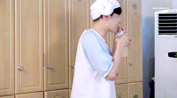 이거 너무 귀엽지않음???나눠먹는것도 귀여운데 양머리도 하고 순서대로 자기차례 기다리는것도 귀여워 | 인스티즈