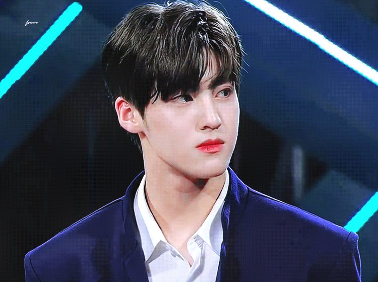 1년 전 송유빈 얼굴 미쳤구나ㅠㅠㅠㅠㅠㅠ | 인스티즈