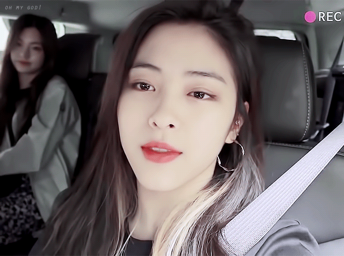 있지 류진 눈이 진짜 예쁘다 | 인스티즈