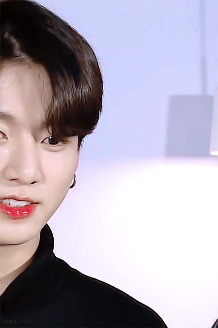 모서리에 걸린 정국이 | 인스티즈