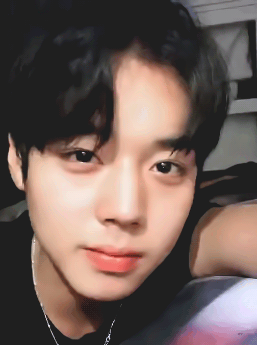 박지훈 비주얼은 진짜 대단해.. 이게 쌩얼에 자기 직전 얼굴 | 인스티즈