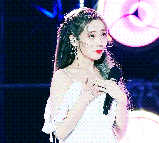 이 두 사진 사이에 9년 있는 게 너무 신기하다 | 인스티즈