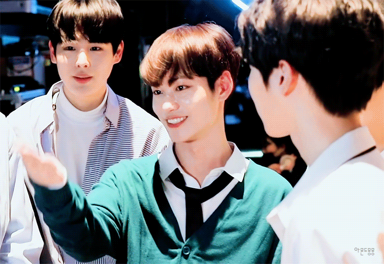 추억플이라 말하는건데 난 나춘기조 이움짤 너무좋아한다... | 인스티즈