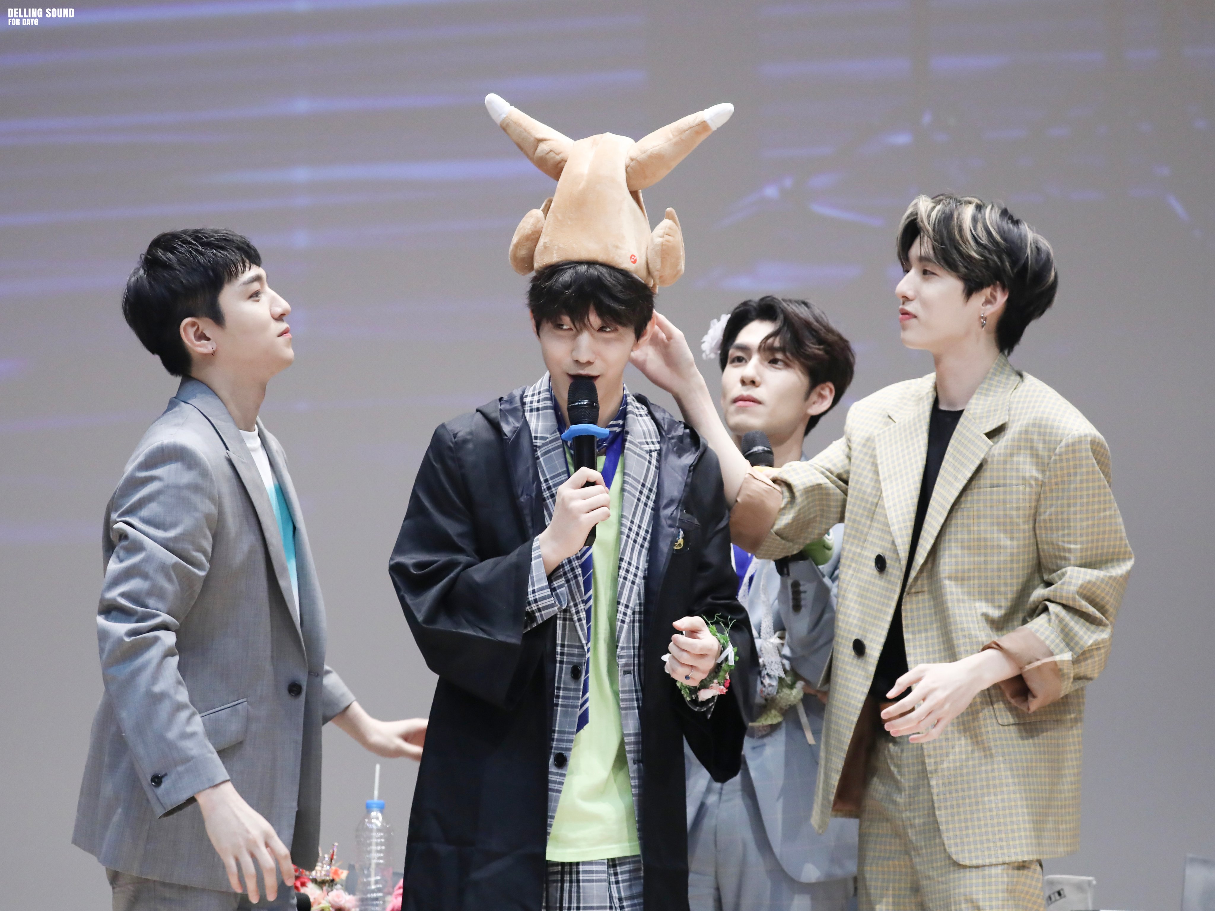 데이식스 관계성 설명하기 쉬운 짤이라 생각한다 | 인스티즈