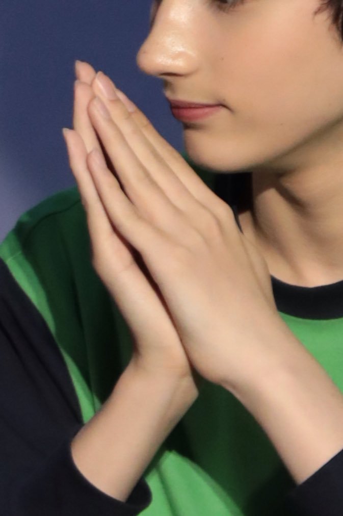 휴닝카이 손 사진 좀 더 주세요 | 인스티즈