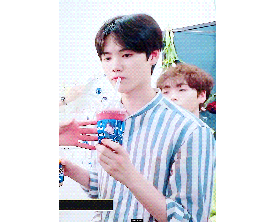 이 남돌 뭔가 한국에서 인기많은 중드 남주상인 것 같아.. | 인스티즈