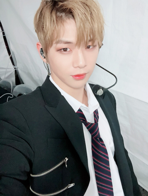 강다니엘 금발..ㅊㅅㅊㅅ | 인스티즈