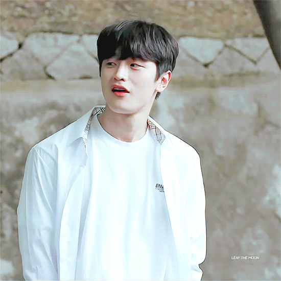 hoxy... 이분 누군지 아는 사람? | 인스티즈