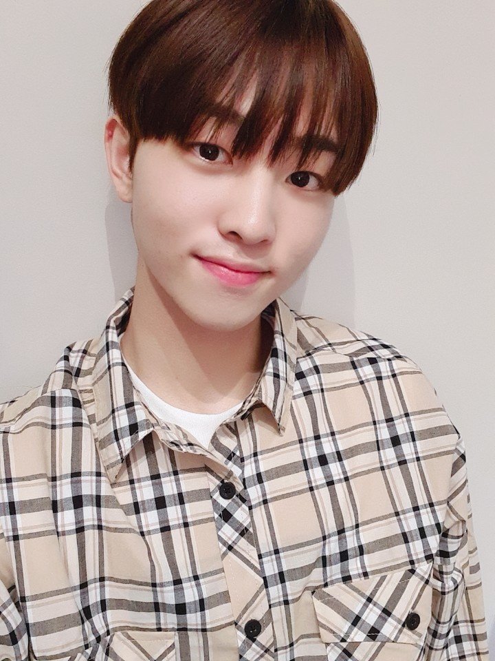 근데 협아 어디서 공대생st 셔츠를 주워입은거야...?! | 인스티즈