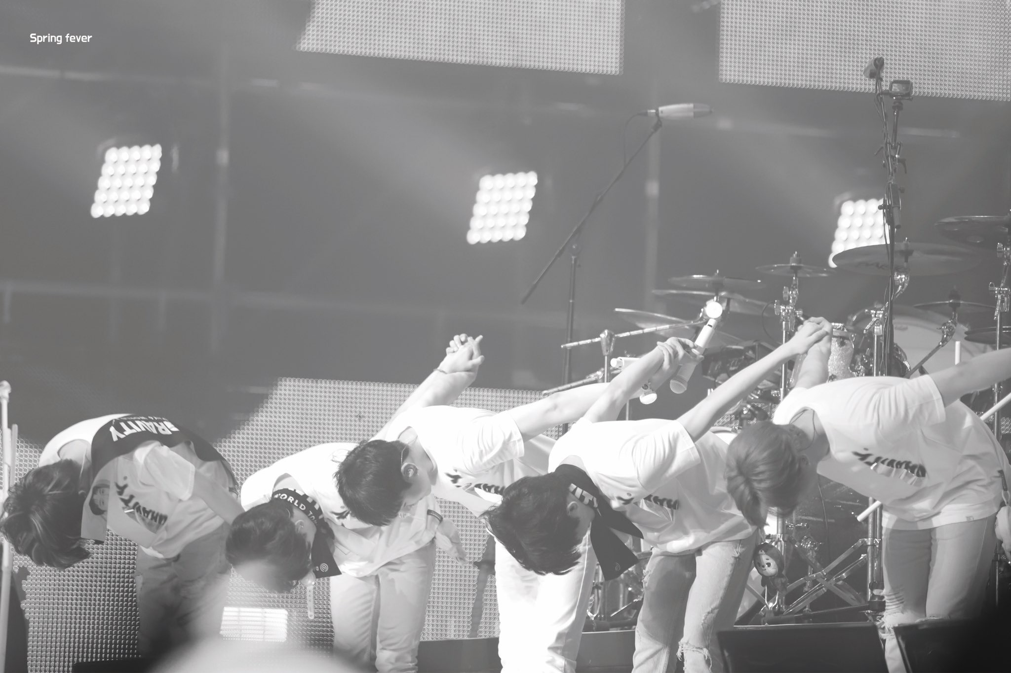 데이식스 인사하는거 너무 귀여워ㅠㅠㅠㅠㅠㅠ | 인스티즈