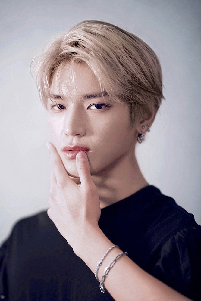 내가 제일 좋아하는 태용 얼굴 사진 3개인데 1개 지금 내 폰에 없어 알려줘 | 인스티즈