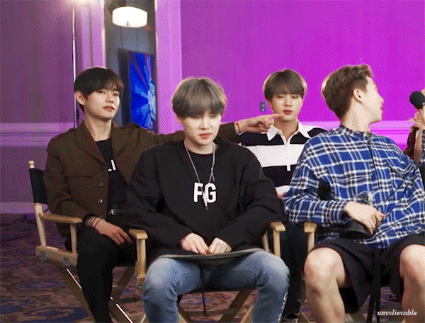 뷔진 인터뷰 하다가 얘네 사귀는데요 ㅋㅋㅋㅋㅋㅋㅋ | 인스티즈