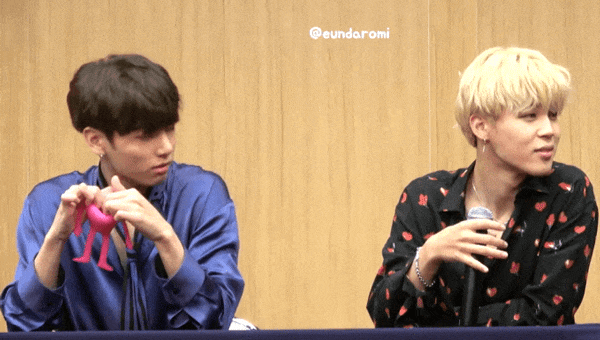 ㄱ 국민 찐이다... 스킨십 하나 없는데 묘한 짤 몇개 털어봄 | 인스티즈