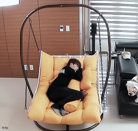 큰방익들 혹시 방송 타고 실검까지 오른 성규 흔들침대 알아...? | 인스티즈