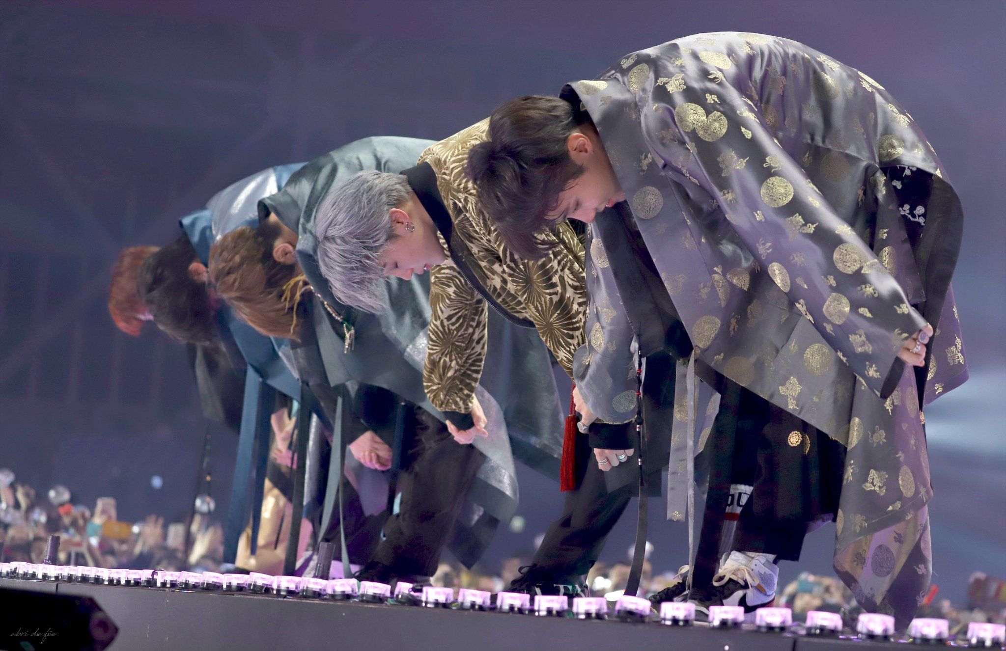 방탄이 가진 특유의 분위기가 있는데 | 인스티즈