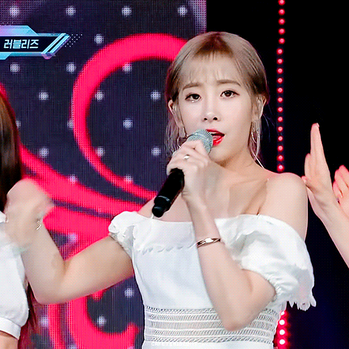 이 두 사진 사이에 9년 있는 게 너무 신기하다 | 인스티즈