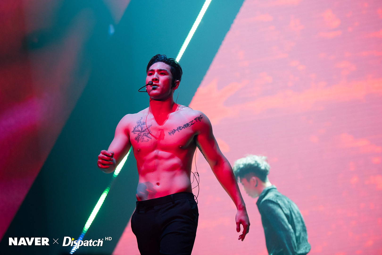 뉴이스트 팬들아 평화로운 사진 줄까? | 인스티즈