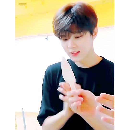 먹을땐 늘 진심인 김우석을 사랑해 | 인스티즈