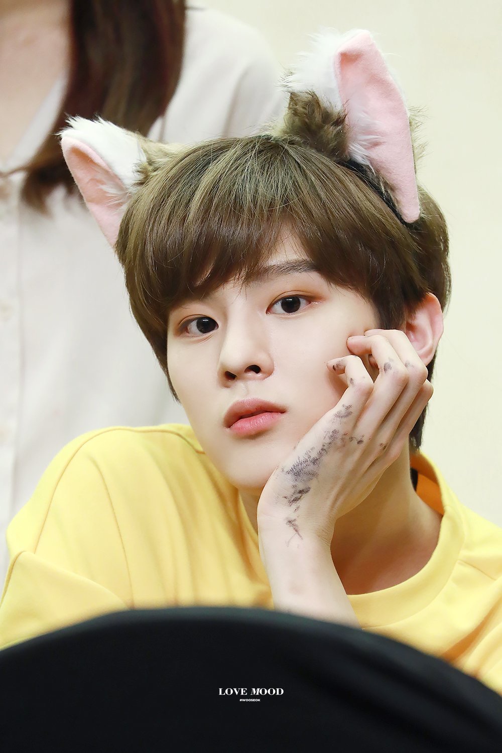 요새는 김우석 애옹단이 원탑임 | 인스티즈