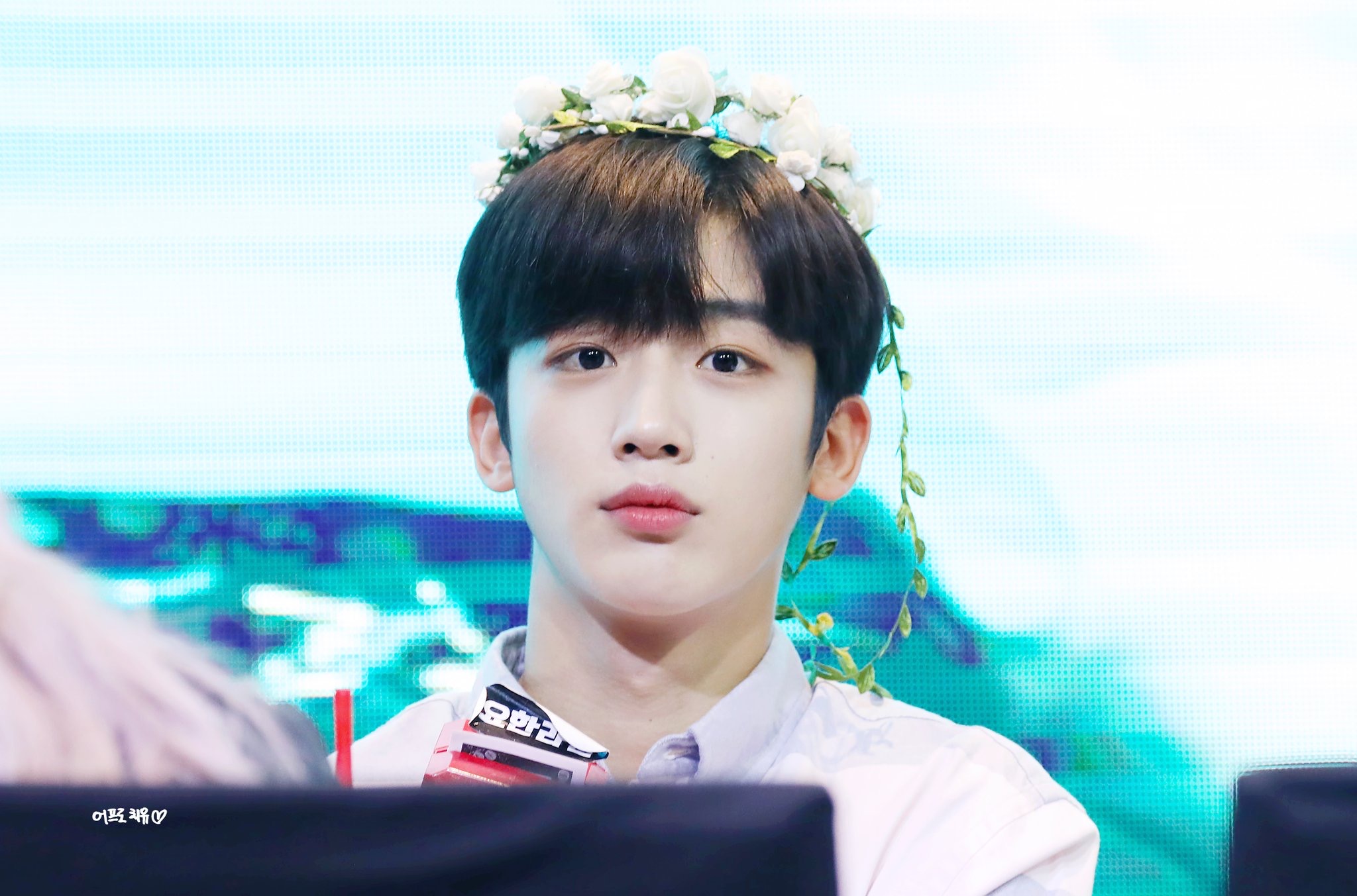 솔직히 김요한 팬싸짤 중에 내가 진짜 제일 좋아하는거 | 인스티즈