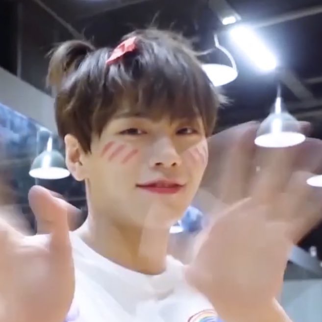 상균이 삐삐머리랑 볼터치 저렇게 한 게 본인 아이디어라는게 | 인스티즈