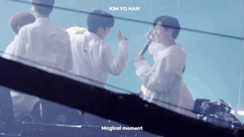 이짤 보면 이날 김요한 기분 엄청 좋았던것 같음ㅋㅋㅋㅋㅋㅋㅋㅋㅋㅋㅋㅋㅋ | 인스티즈