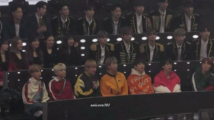 방탄이 가진 특유의 분위기가 있는데 | 인스티즈