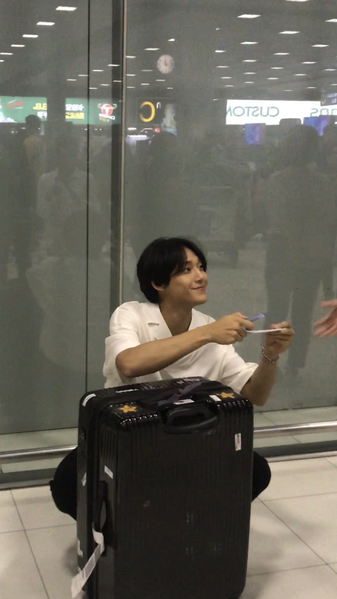 난 웃을때 입매 예쁘게 찢어지는 남자들 너무 좋아... | 인스티즈