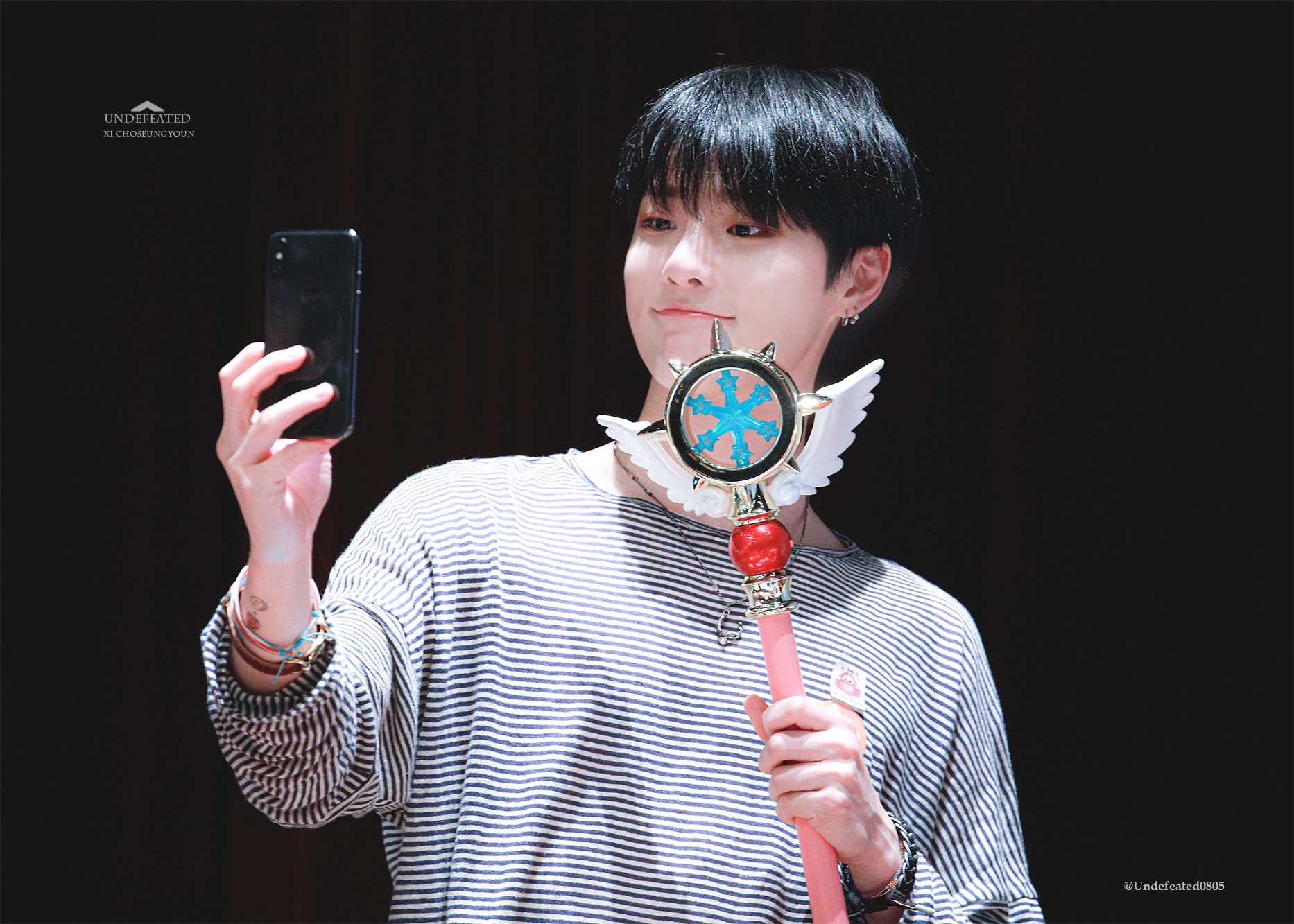 나 셀카찍을때 이 각도에서 찍는애 처음봐 ㅋㅋㅋ(ㅈㅇ 조승연) | 인스티즈