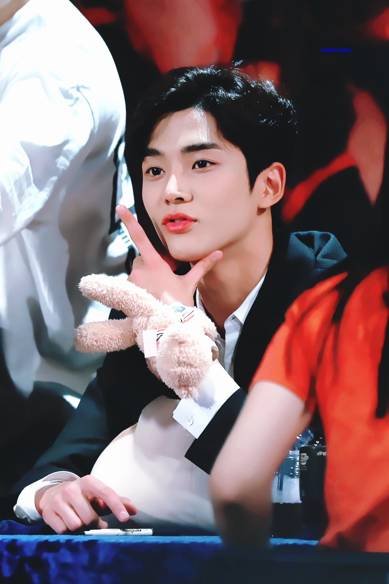 오매불망 어하루 하루 본체 로운이 얼굴 기다렸습니다... | 인스티즈