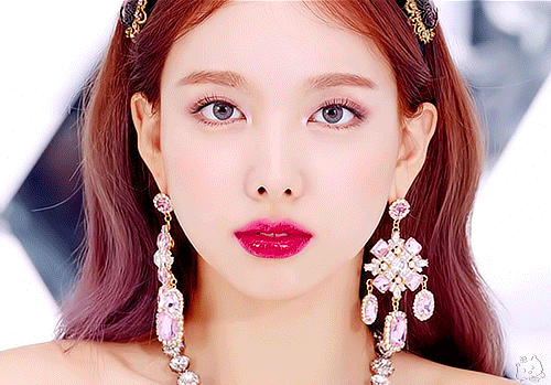 키 :163 나이 :95년생 학력 : 건국대 연영과 미모 : 많이 출중함 | 인스티즈