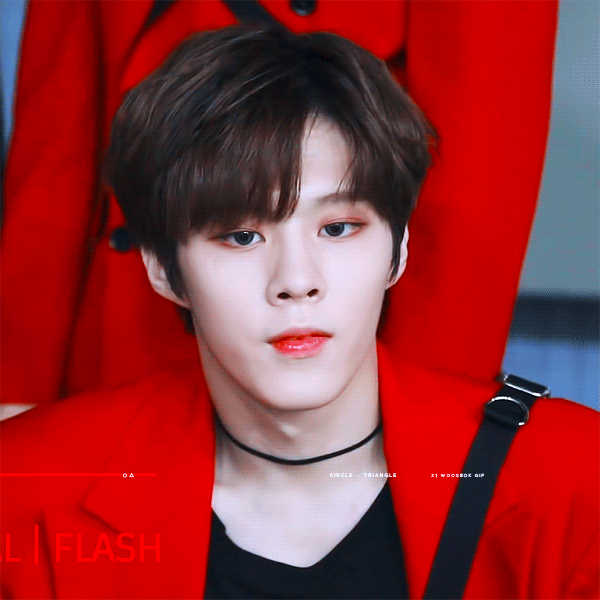 김우석 팬들 이제 다 라식 박사 되겠네 ㅋㅋㅋ 전에 다래끼 때돜ㅋㅋㅋ | 인스티즈