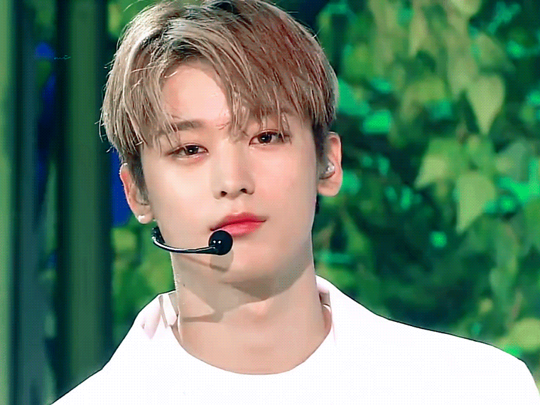 이주연.. 눈 부릅 뜬 희귀한 사진 | 인스티즈