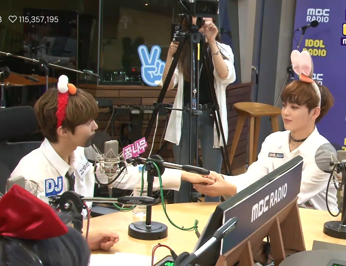 근데 김우석 송형준 너무 귀엽지 않음? | 인스티즈