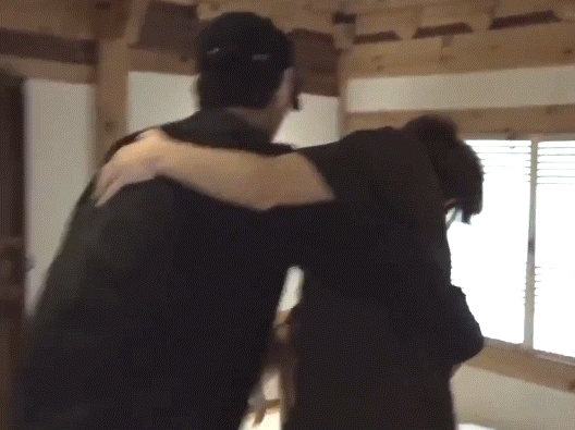 뷔홉 이거 같이 앓아주라 태형이 너무 상남자🙊🙊🙊🙊 | 인스티즈